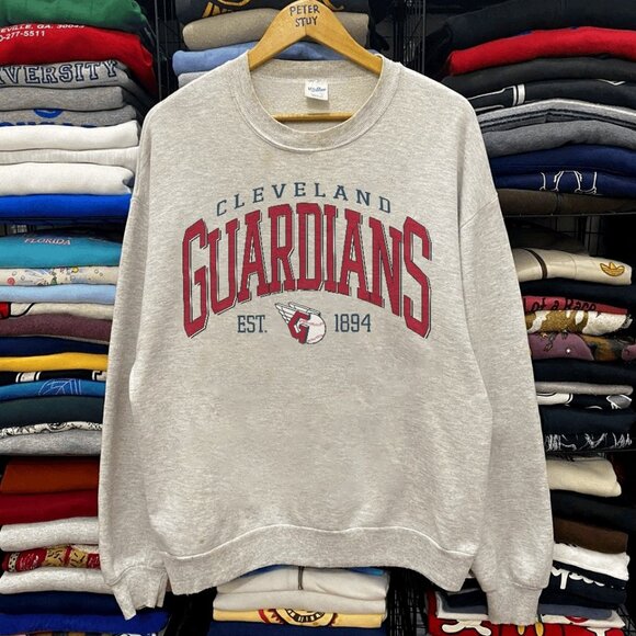 Cleveland Guardians Baseball Sweatshirt, Retro 90s Cleveland Guardians Shirt tee - Picture 1 of 2